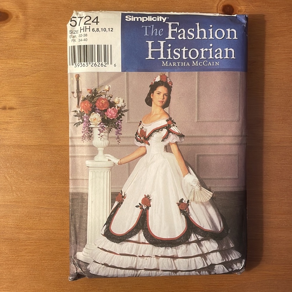 Simplicity The Fashion Historian Pattern 5724